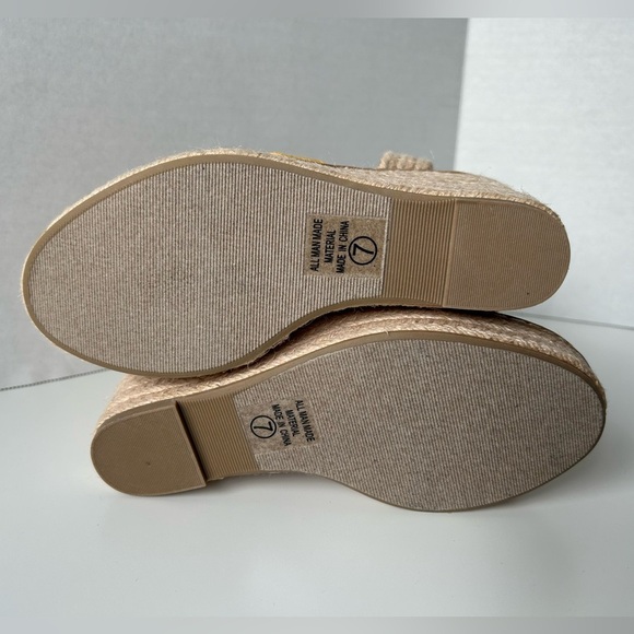 Soda Wedge Platform - Golden Yellow - Sz 7 - Picture 15 of 15